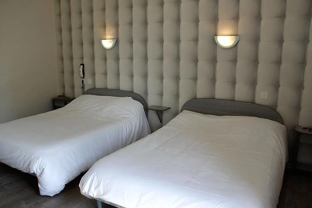Logis Les Deux Rivieres Hotel Laguépie Francia