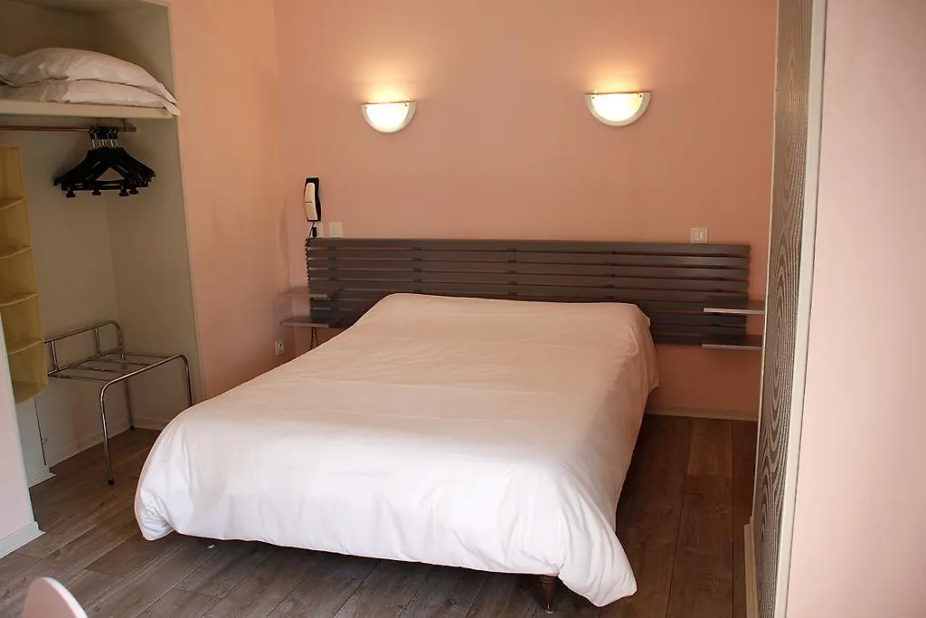 Logis Les Deux Rivieres Hotel Laguépie 2*,  Francia